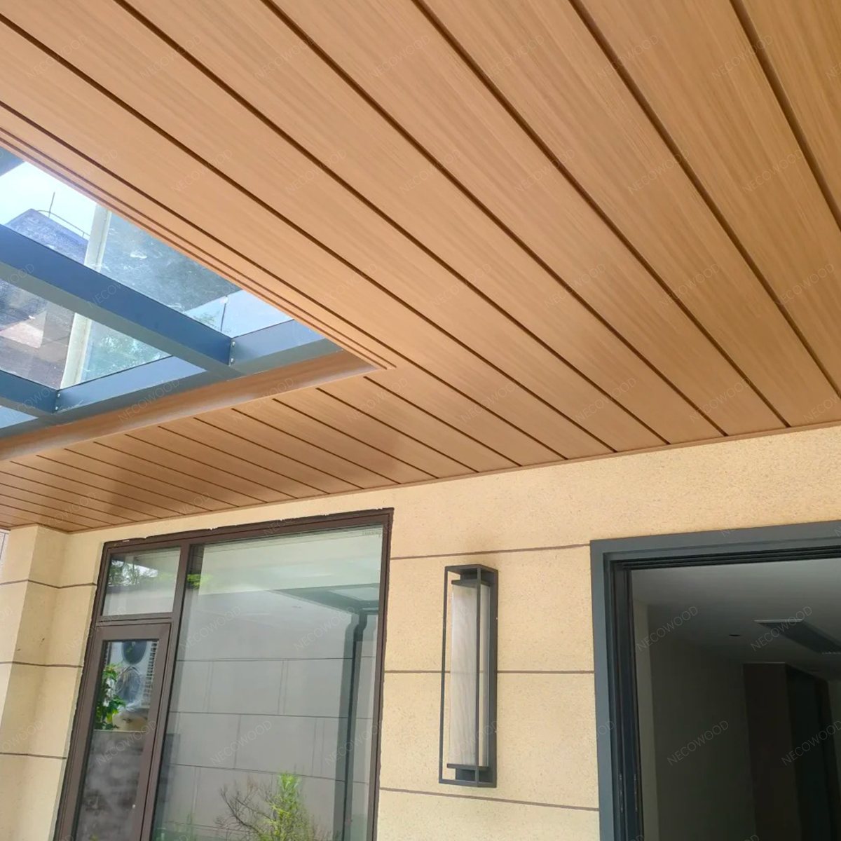 Plafon Luar Ruangan Necowood ASA - Kasus Aplikasi Asia Tenggara & Timur Tengah