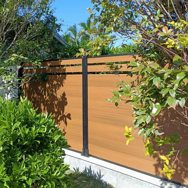 Pagar WPC Necowood untuk Proyek Kota Madrid